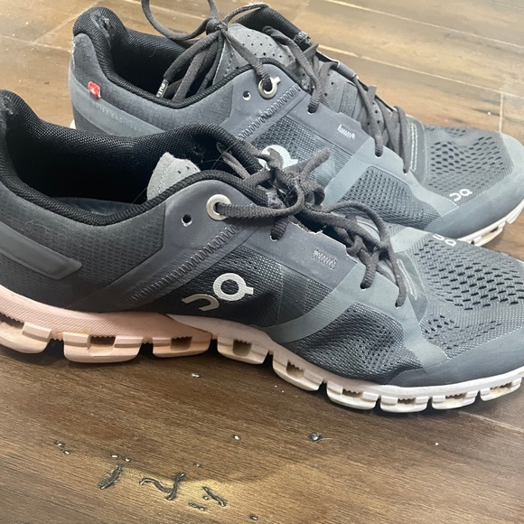 On cloud - Picture 1 of 4